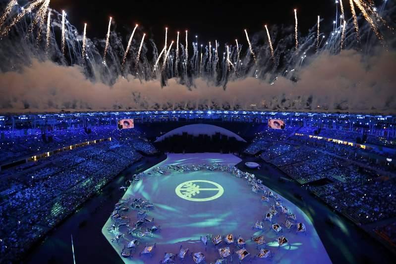 2016 Rio Olympics - Opening ceremony - Maracana - Rio de Janeiro, Brazil - 05/08/2016.  Fireworks explode during the opening ceremony.       REUTERS/Pawel Kopczynski
